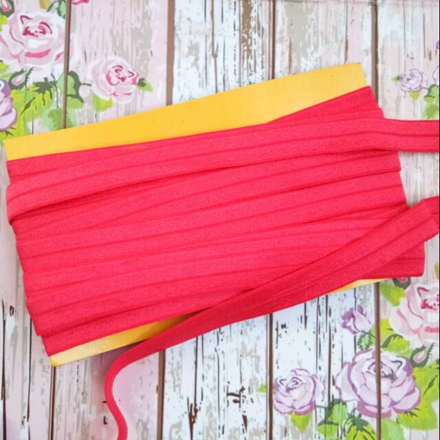 Karet Foe Merah Glossy (karet bandana)