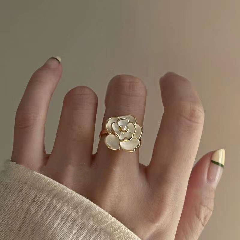 Cincin Model Terbuka Desain Bunga Camellia Gaya Perancis / Retro Adjustable Untuk Wanita