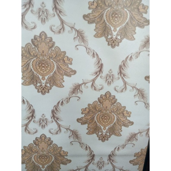 wallpaper dinding motif batik elegan coklat