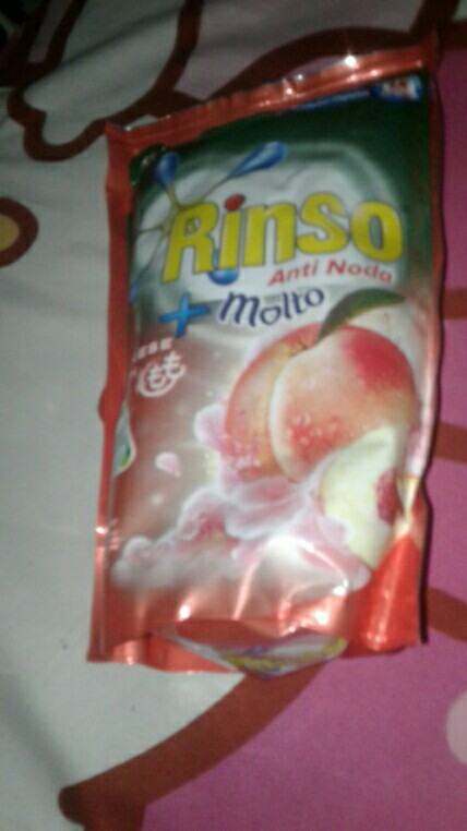 Rinso Molto Detergen Cair Japanese Peach 750ml - Rinso Cair - Deterjen Cair - Rinso Molto-rinso Cair