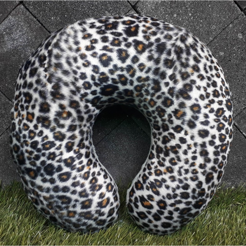 Bantal Leher Motif Macan Tutul