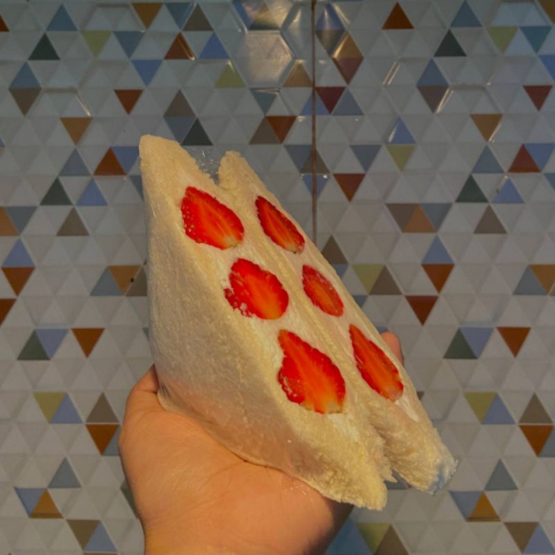 

Sandwich Strawberry