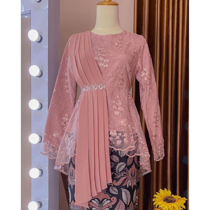 [Rose] Set Kebaya Couple Tunangan Lamaran Wisuda-1