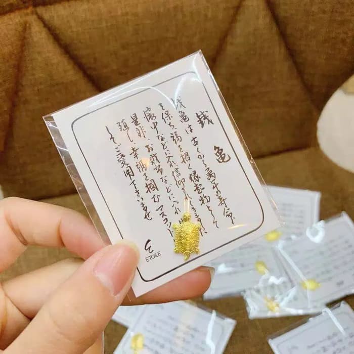 gantungan kunci kura kura emas jepang lucky golden turtle japan gift keychain souvenir kuil jepang