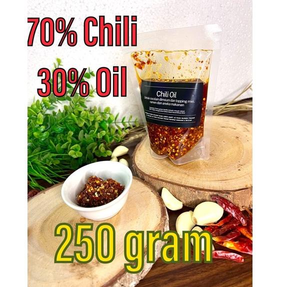 

HOT Product halal & ekonomis! 250 gr Chili Oil Minyak Cabe untuk dimsum ramen lamien mie bakso baso aci nasgor dll .,.,.,.,