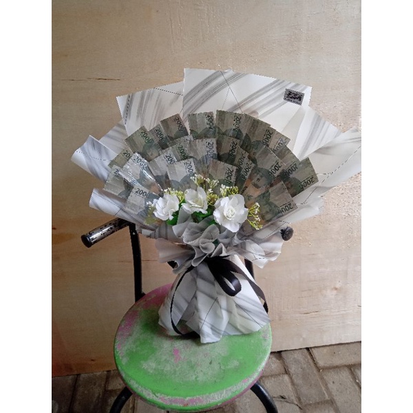 Buket uang 2000 isi 25 lembar