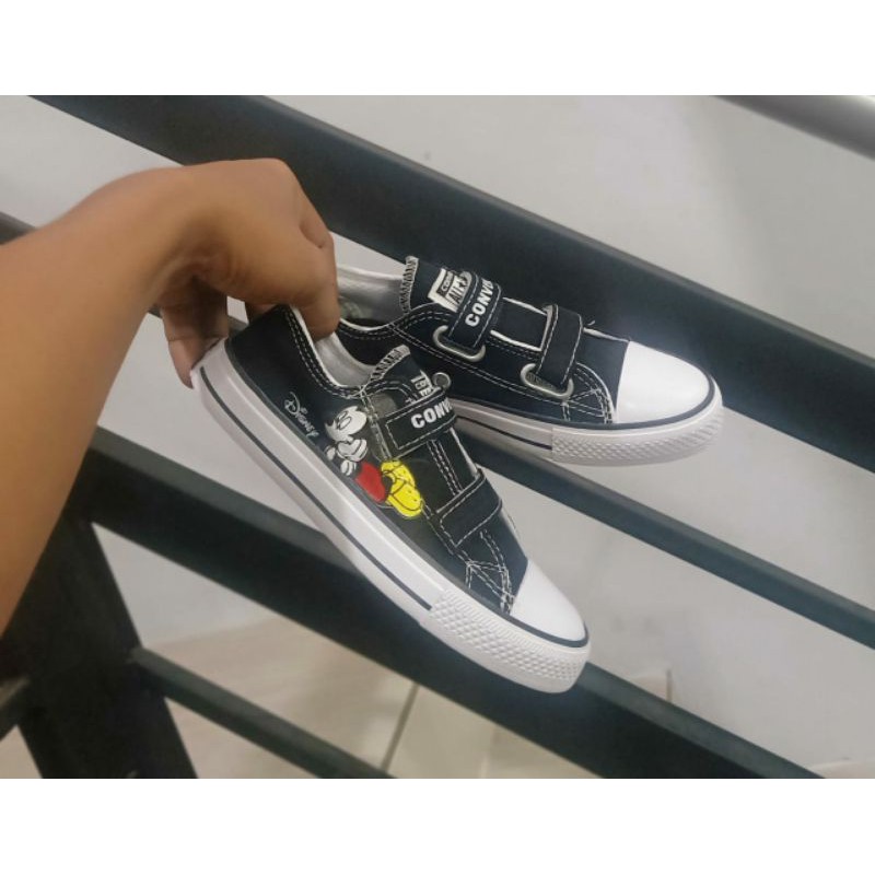 Sepatu anak sneakers karakter fashion BT21 slip on sekolah hitam putih terbaru perempuan &amp; laki laki