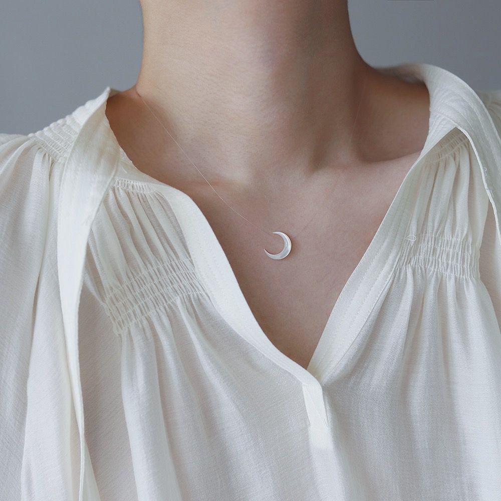 Mxbeauty Kalung Liontin Bulan Kepribadian Indah Geometri Sederhana Rantai Klavikula Garis Pancing Kerah Bulan Sabit Kalung Gaya Korea
