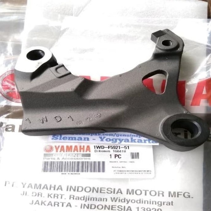 BREKET KALIPER DUDUKAN CAKRAM BELAKANG R25 MT25 ORIGINAL YAMAHA