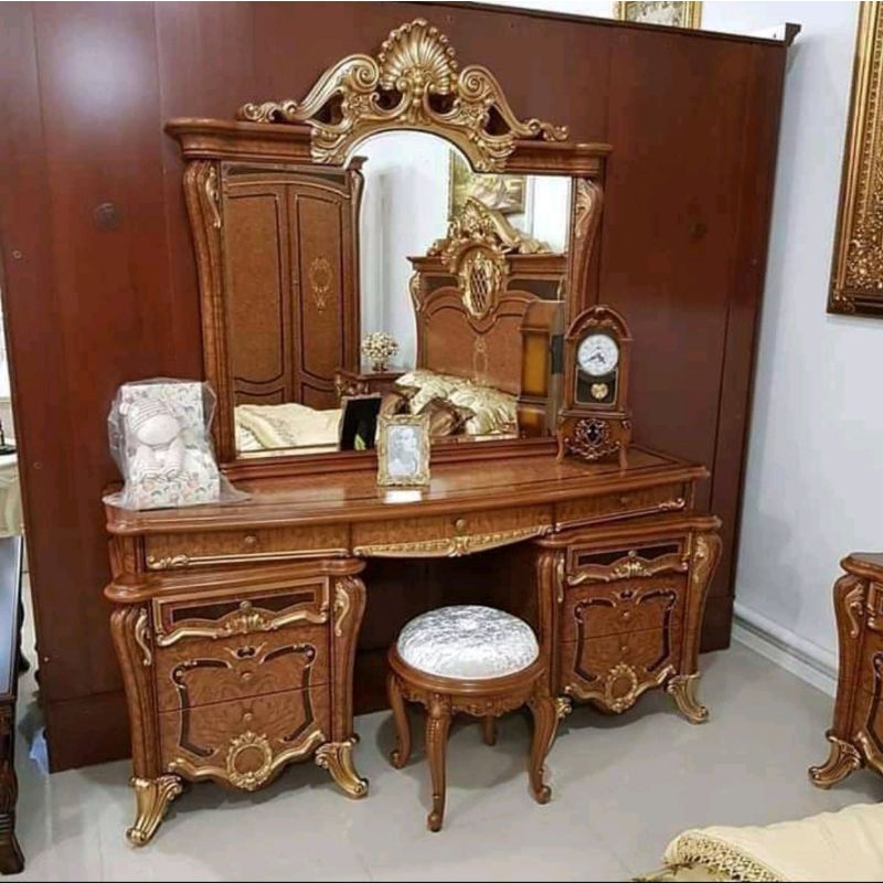 tempat tidur klasik modern kamar set set kamar lemari almari pakaian dipan klasik meja rias minimali