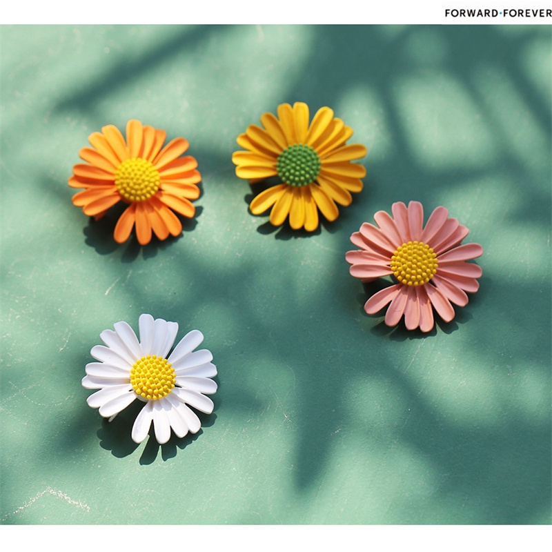 Bros Pin Bentuk Bunga Daisy Bahan Plastik Untuk Wanita M70071