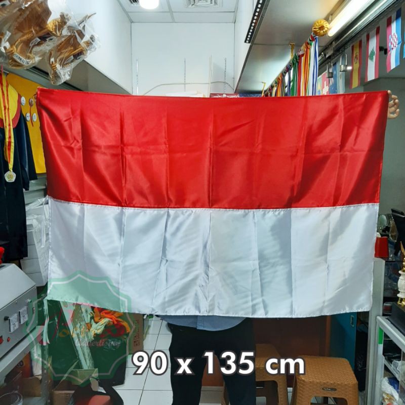 Jual Bendera Merah Putih Bahan Satin Ukuran 90 X 135 Cm Shopee Indonesia