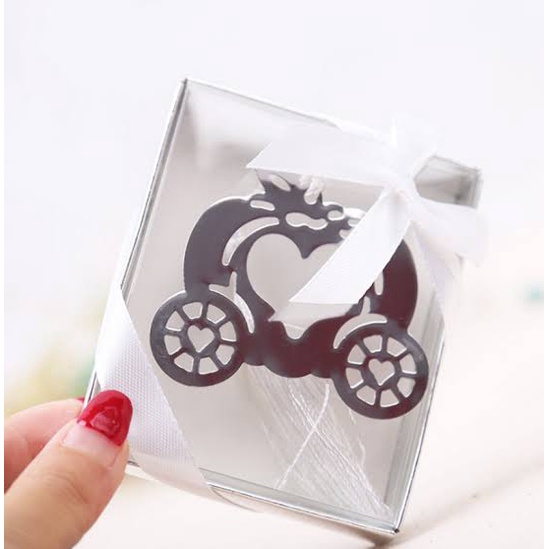 

Souvenir ulang tahun Penanda buku stainless import Bookmark Cinderella carriage Pembatas buku
