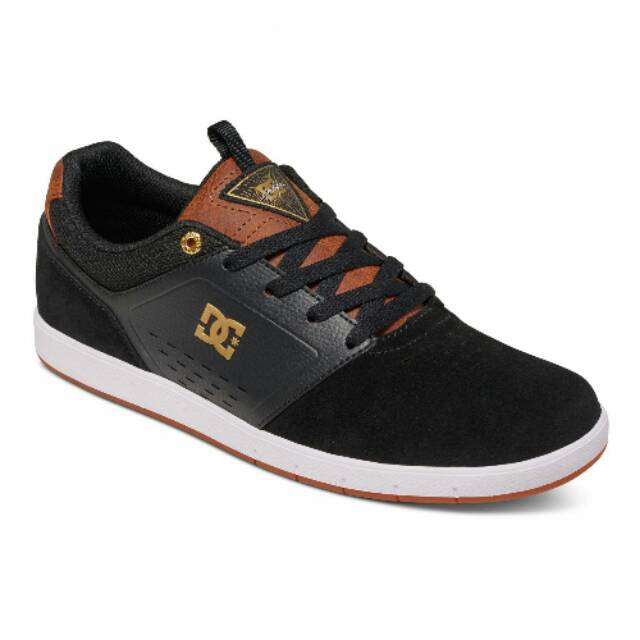dc brown shoes