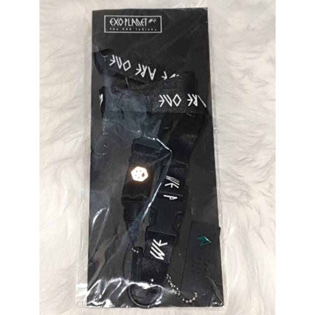 Exo exoluxion name tag set - sehun version