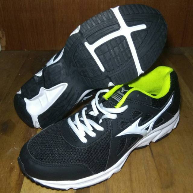 mizuno running a4 online
