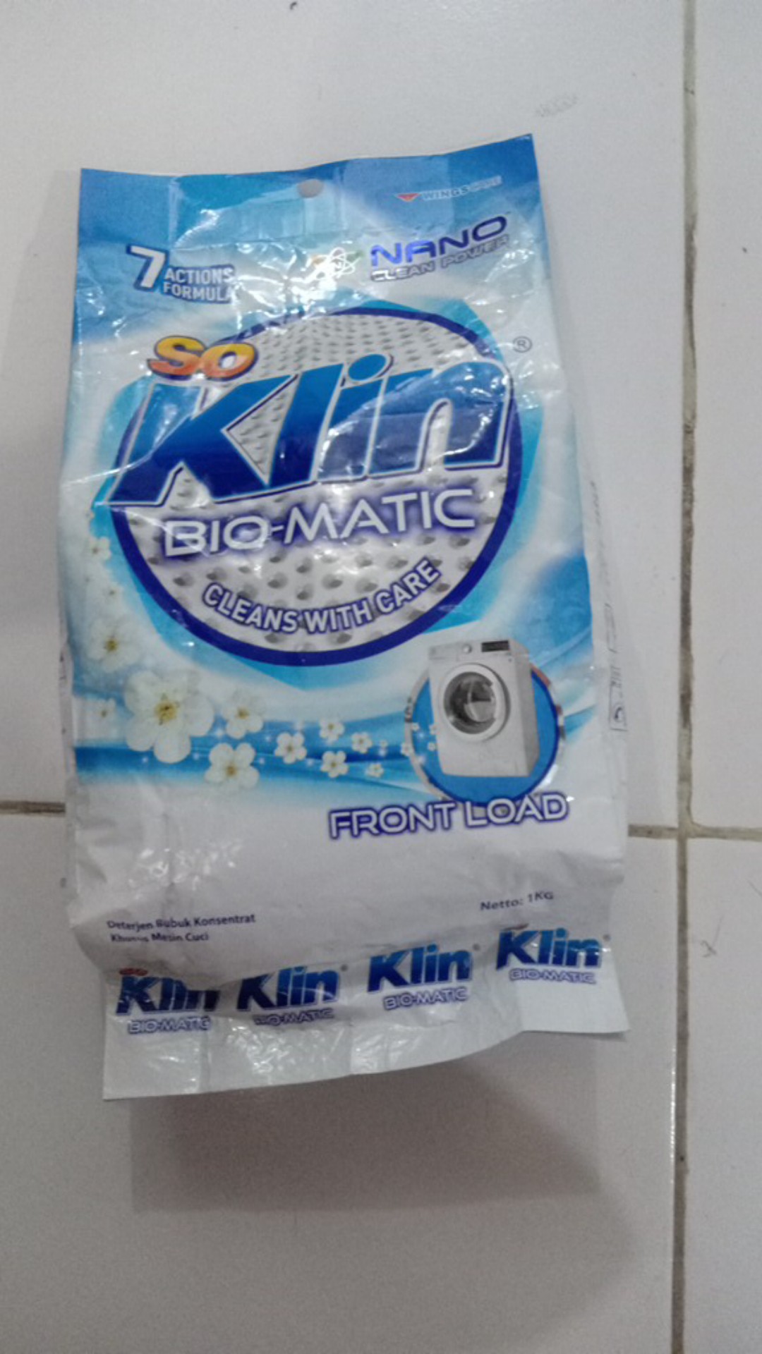 Soklin Deterjen Bubuk Bio-matic Bukaan Depan 1kg
