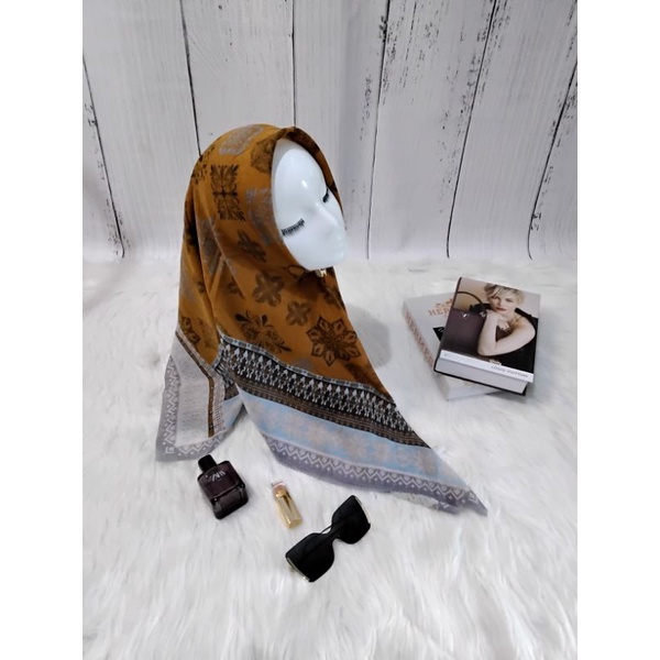 Kerudung Voal/ kerudung hijab motif Deenay kw/ Kerudung hijab polos/ Kerudung hijab bahan halus adem