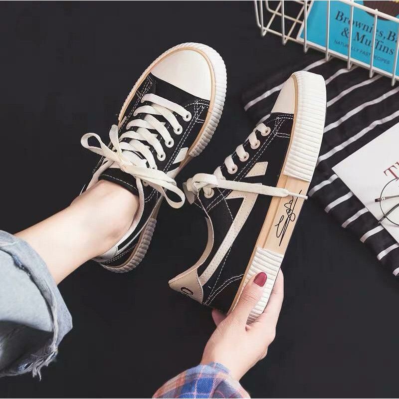 Sepatu Sneakers Kanvas Wanita Bertali AL05-7