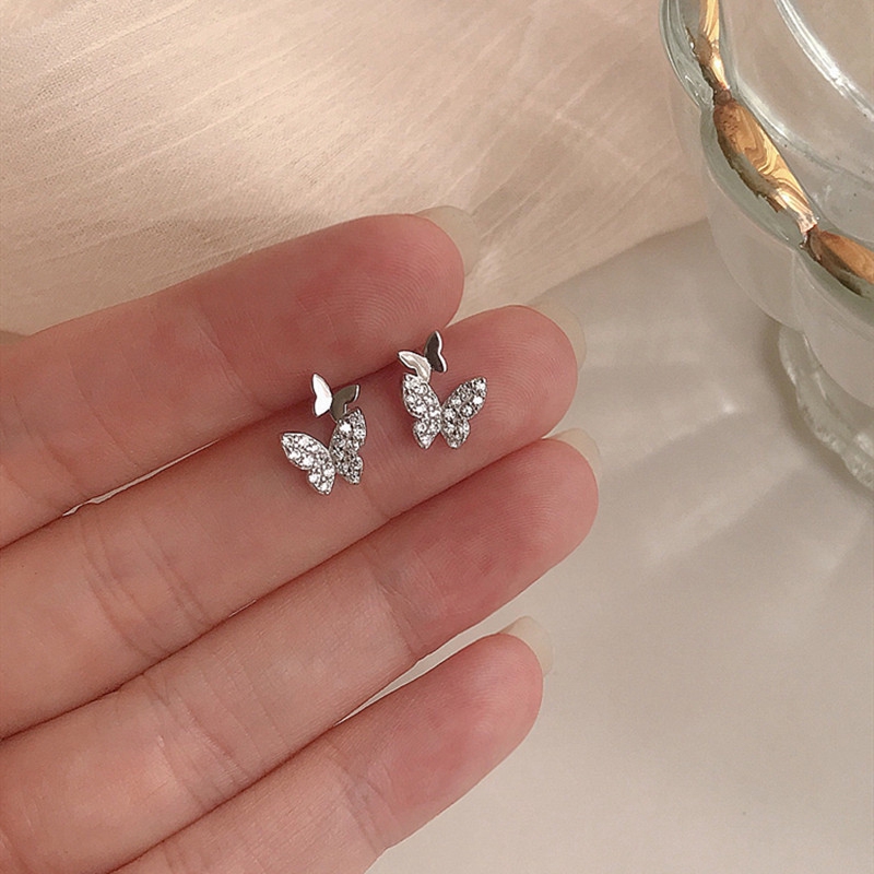 Anting Tusuk Motif Kupu-Kupu Lucu Bahan Sterling Silver 925 Hias Berlian Imitasi Untuk Wanita