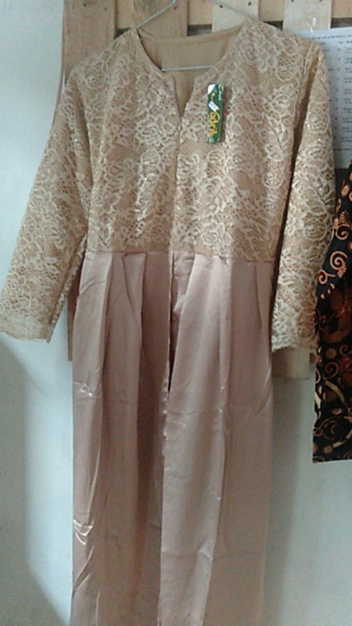 Maura Couple - Sania Ruffle Batik Couple Ori Ndoro Jowi Dnt Garansi Termurah Shopee - Sarwendah