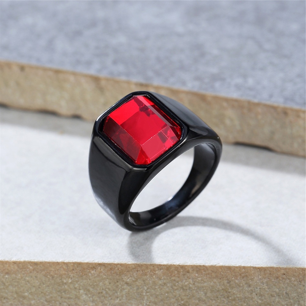 Cincin Pria Bahan Titanium Steel Warna Hitam Aksen Ruby Kristal Gaya Punk Untuk Pernikahan