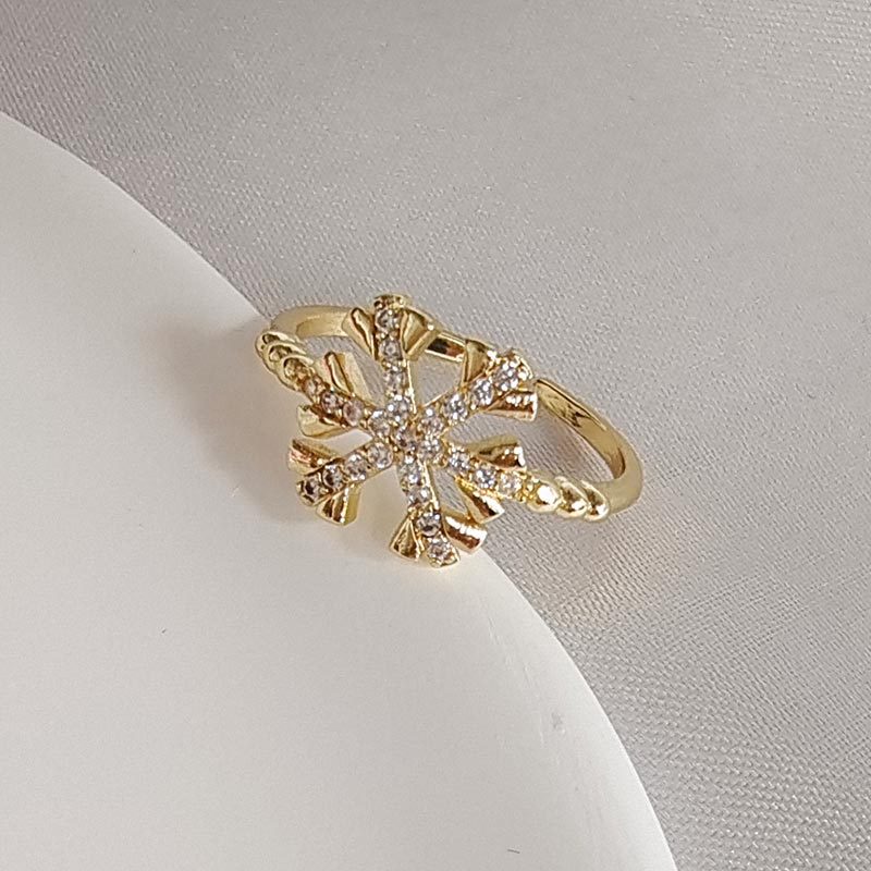 Cincin Model Terbuka Desain snowflake Hias Berlian Gaya Mewah / simple Untuk Wanita