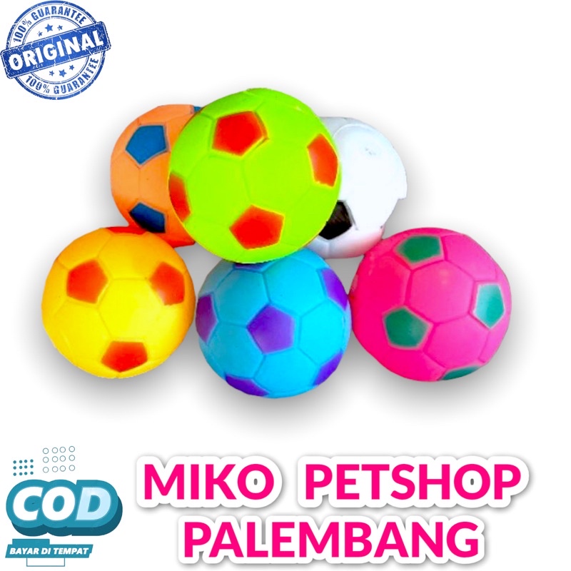 Mainan Kucing Bola uk diameter 5cm bentuk Sepak bola