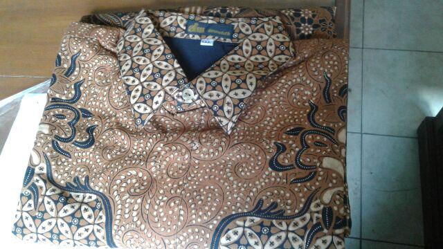 Kemeja Hem Batik Lengan Panjang Furing Pola  Klasik Batik Solo Soga Genes Warna Alam //cendrawasih