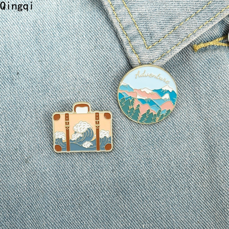 Bros Pin Enamel Desain Gunung / Laut / Petualangan Travel Untuk Aksesoris Tas / Kerah Pakaian