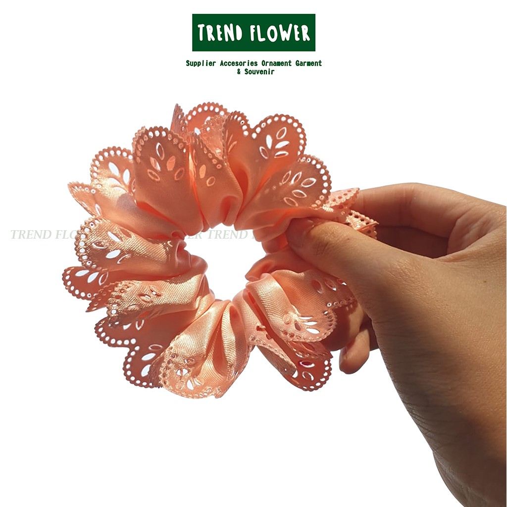 Scrunchie Glossy corak batik cepol ikat rambut anti pusing - 12cm jepit rambut gelang karet