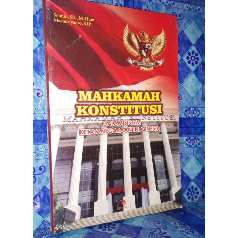 

mahkamah konstitusi dalam sistem ketatanegaraan Indonesia.buku original
