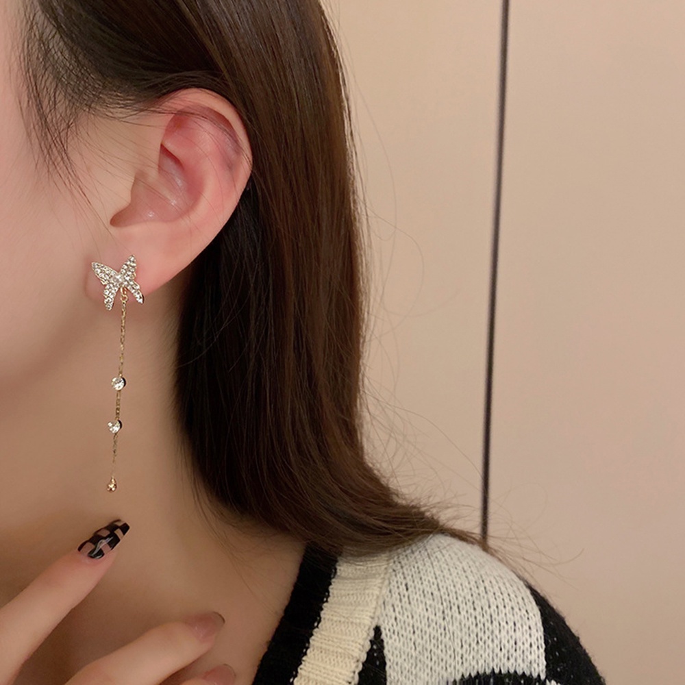 Anting Tusuk Gantung Desain Kupukupurumbai Rantaimutiaraberlian Imitasi Gaya Koreaelegan Untuk Wanita