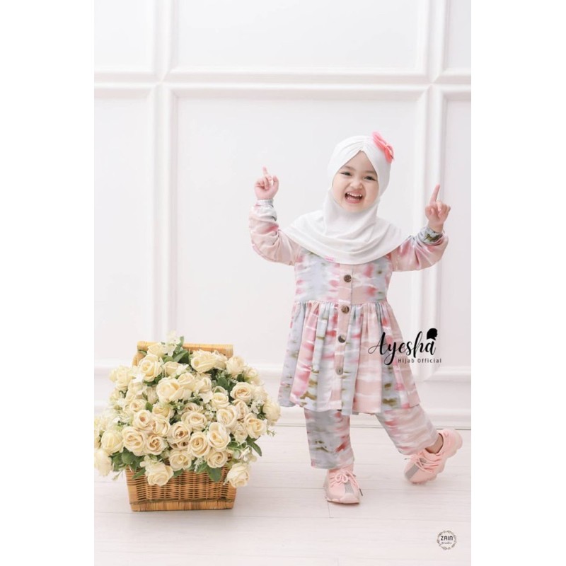 Amira oneset(tanpa hijab)