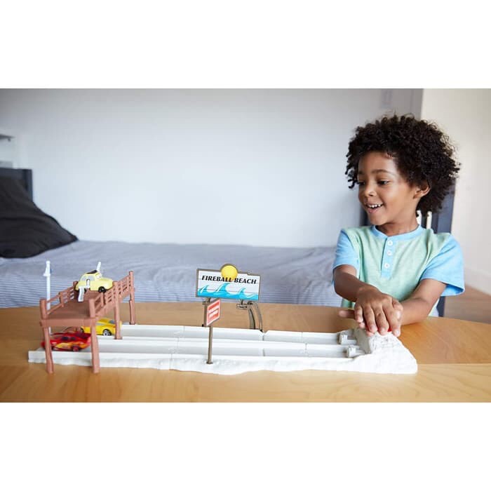 Promo Disney Cars Track Set - Fireball Beach Run Playset Murah