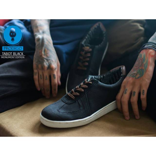 Terpopuler ORI SKECHERS GORUN 400 SPORT LACE UP MEN SEPATU PRIA ORIGINAL - HITAM, 44 SHOPEE SLIP ON