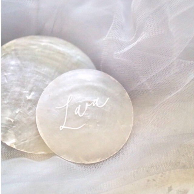 

Kerang Capiz Shell circle/Custom Calligraphy/wedding place card aksesoris