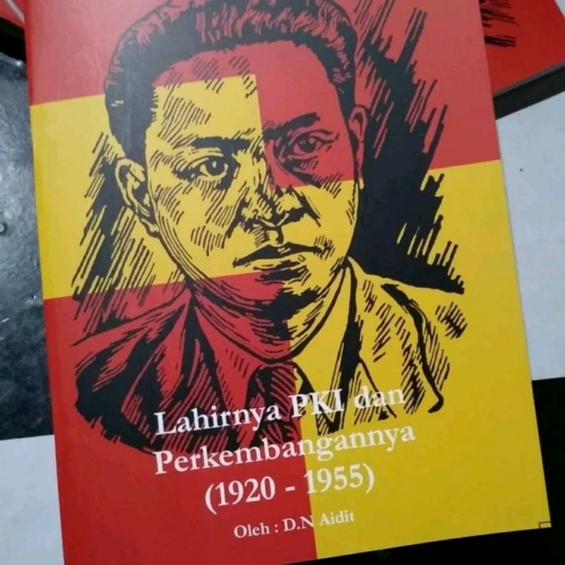 buku lahirnya PKI dan perkembangannya D.N Aidit