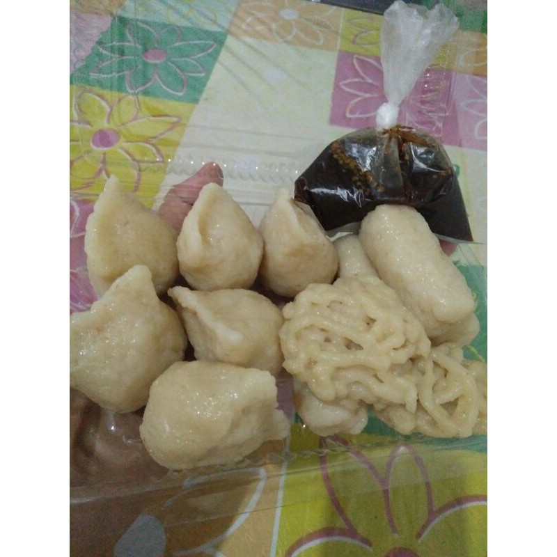 

Ready! Pempek Gabus,Kakap Enak & Gurry