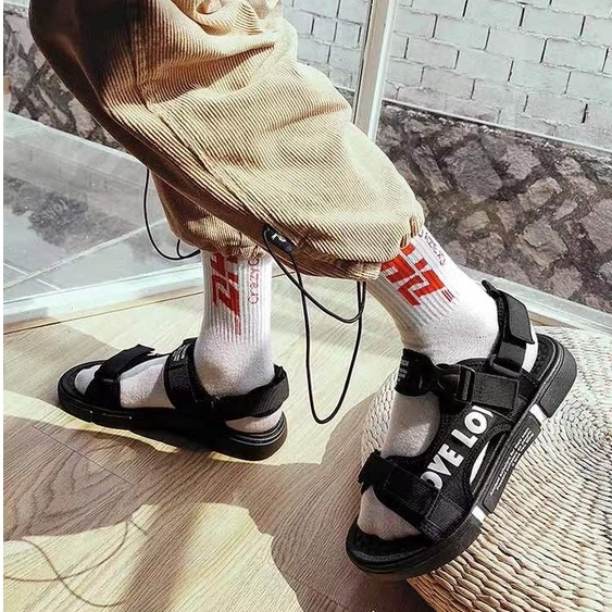 [COD + Kirim Hari ini] Sandal Gunung Pria/Sandal Pria Gaya Jepang/Sandal Fashion Pria/Sandal Pria Kekinian/Sandal Pria Dewasa/Sandal Pria/Sendal Gunung Pria/Sendal Pria/Karet berkualitas tinggi yang diimpor, tali yang dapat dilepas, non-slip