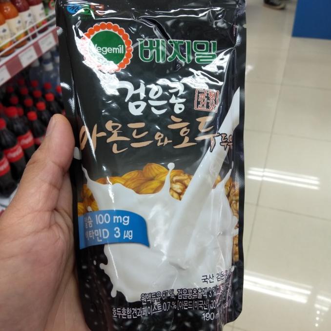 

cusss order] vegemilk blackbean almond & walnut soymilk 190gr pouch made in korea