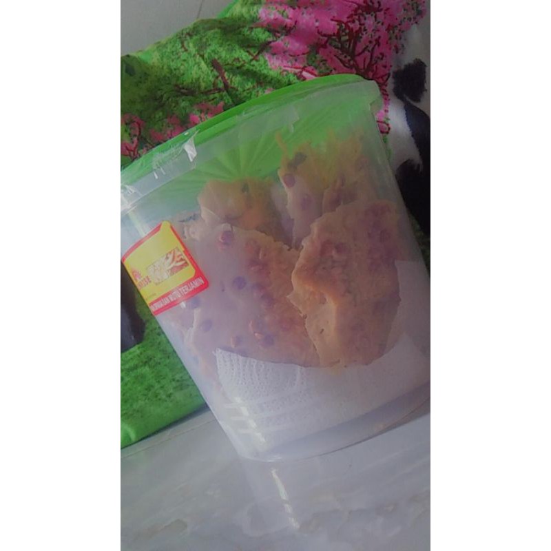 

peyek kacang tanah