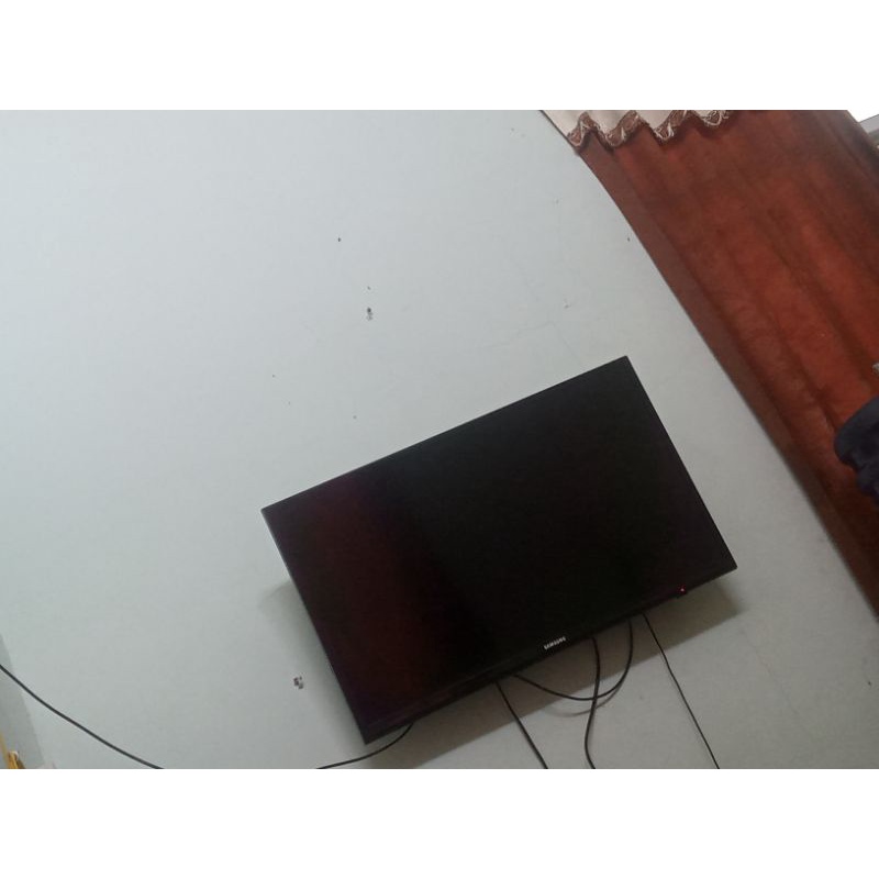 tv &amp; sofa bekas 2.000.000 BU