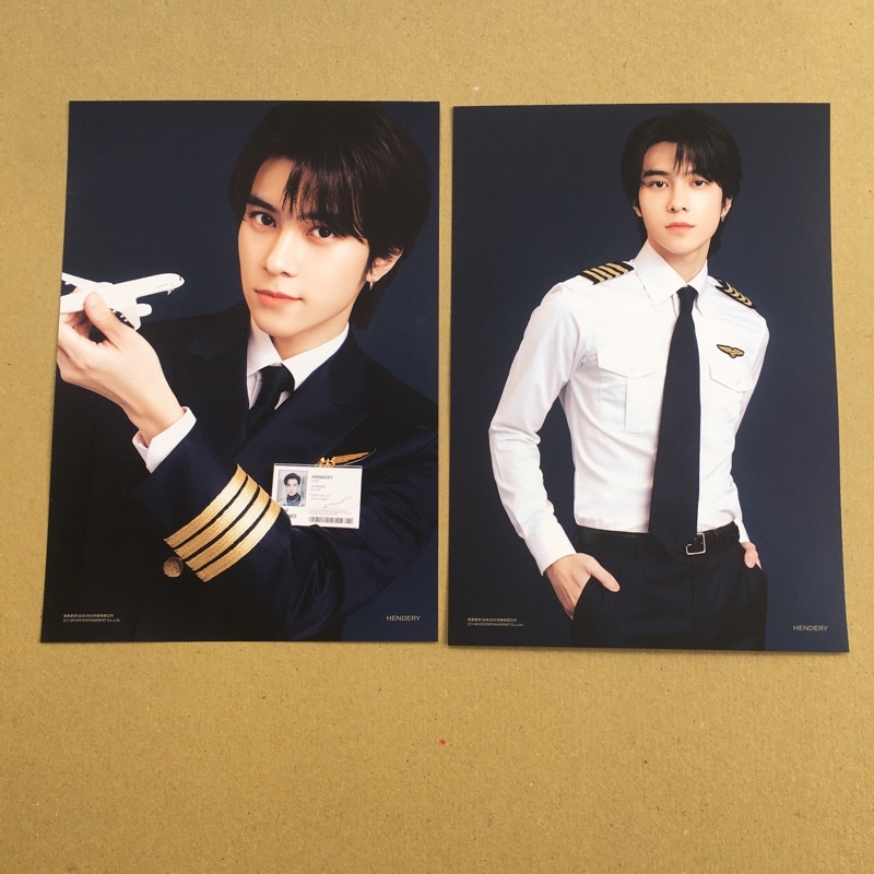 [ Ready take all ] 2 A4 Poster Wayv member Hendery season greetings sg set 2022 new year md merch of