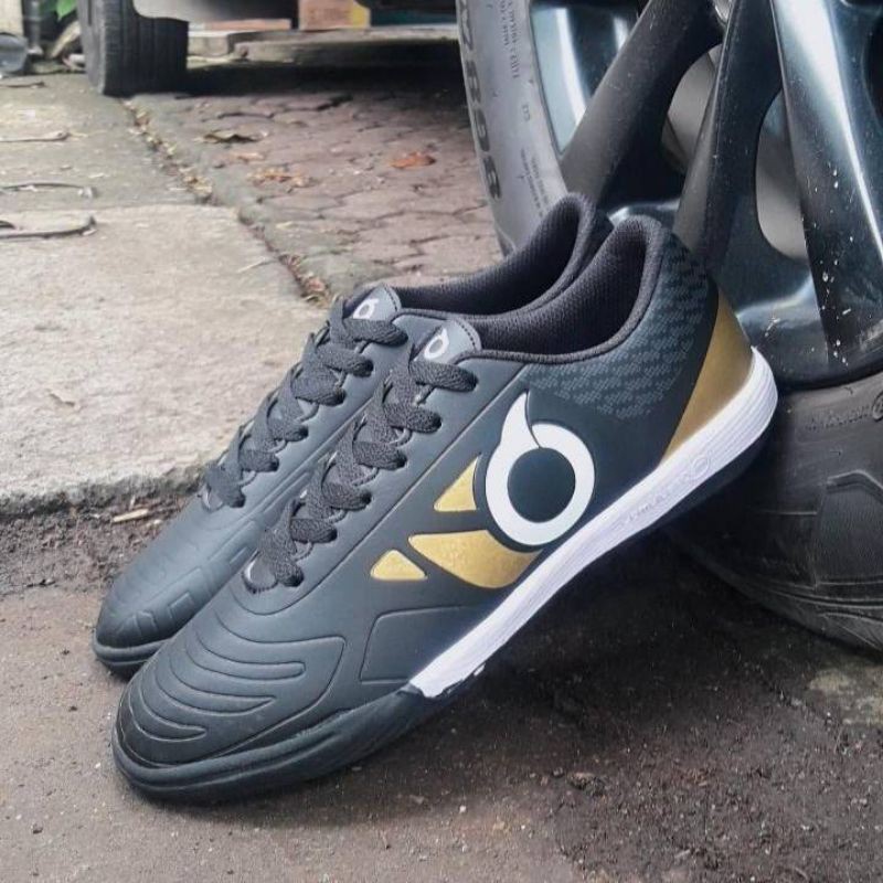 SEPATU FUTSAL ORTUSEIGHT IC SIZE 39-43