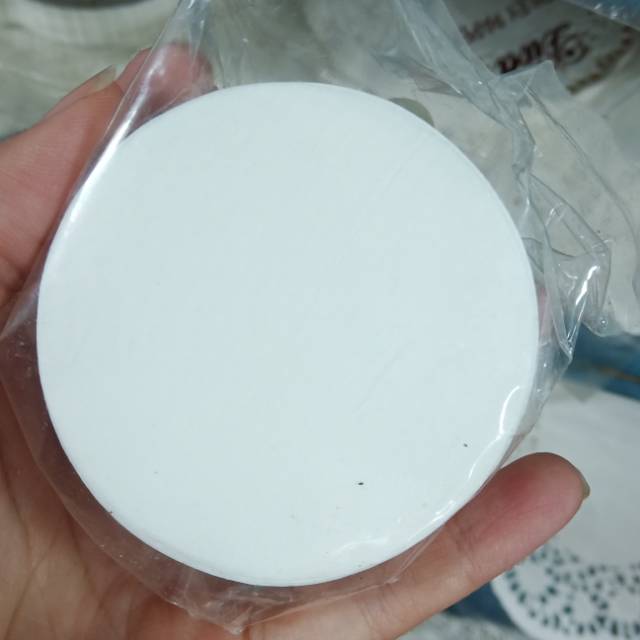 

Bun liner / kertas alas bakpao / greaseproof paper diameter 6, 7, 8, 9,5 cm (500 lembar)