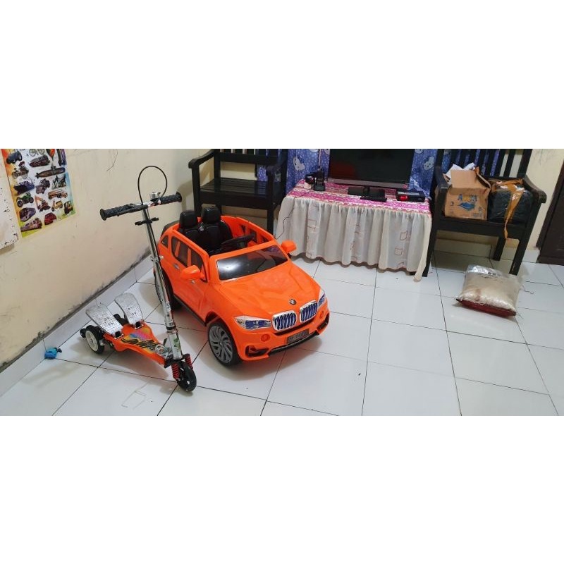 mobil aki duduk anak BMW