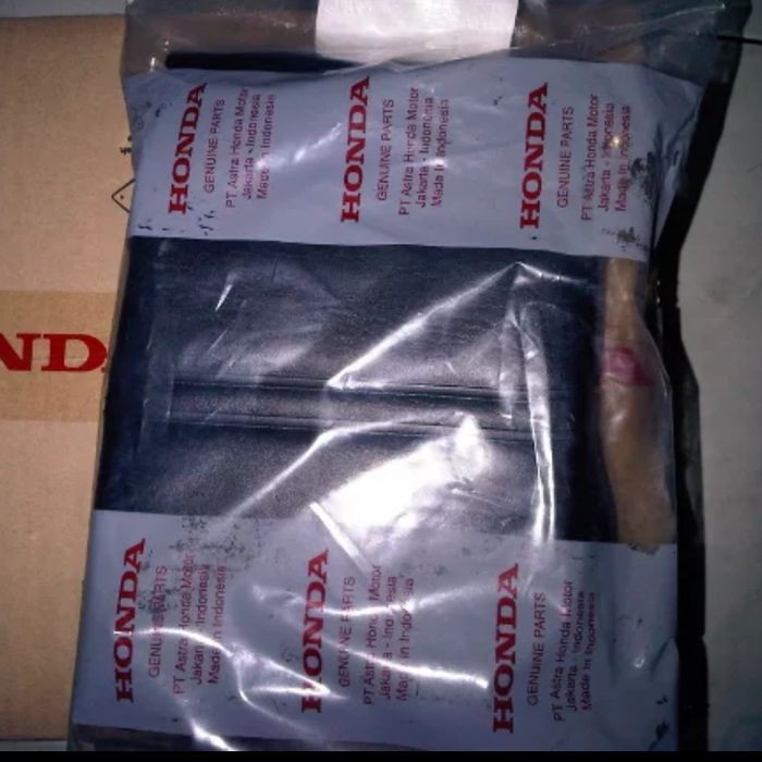lapis jok kulit sadel jok Honda Win 100 asli ori AHM 772A0GF6920
