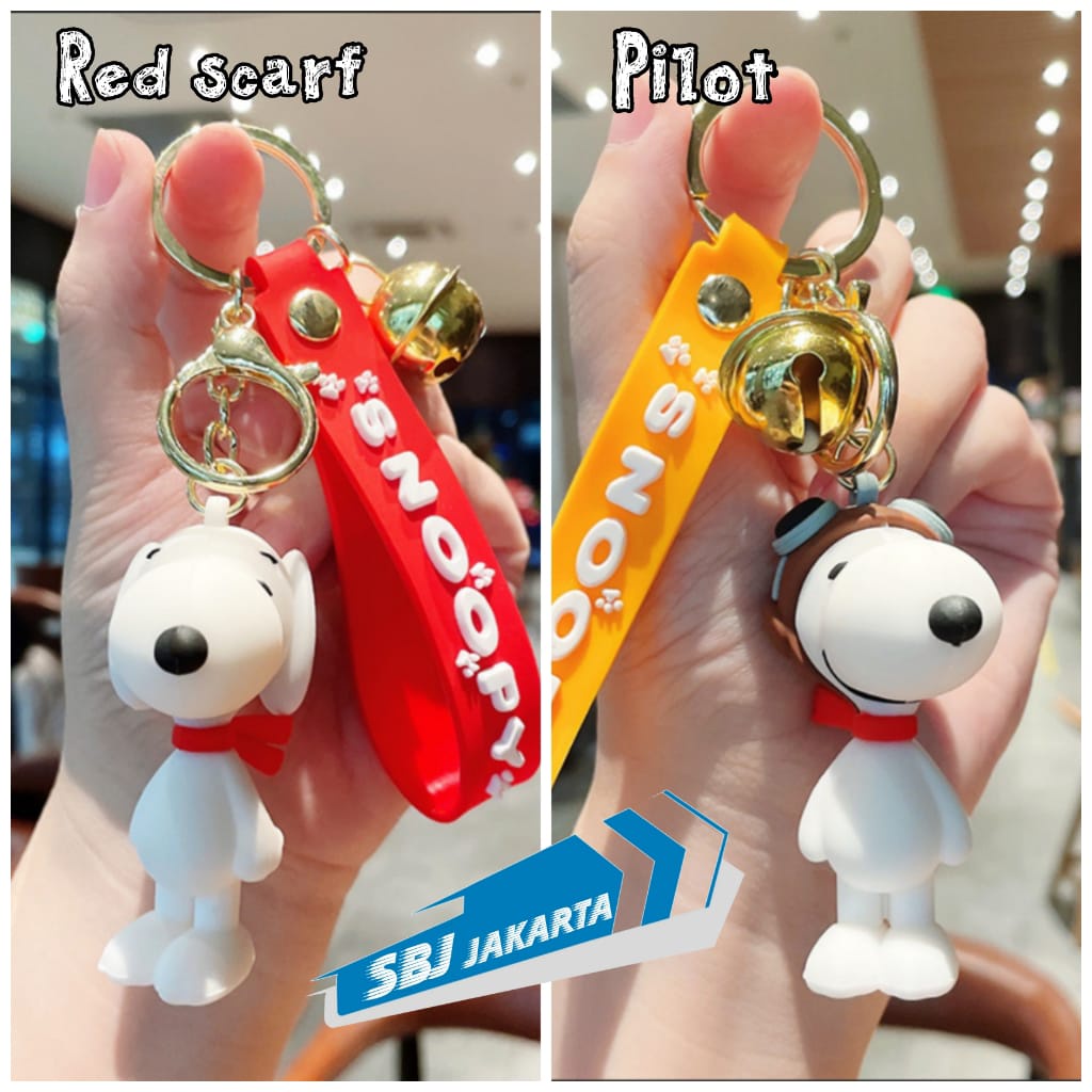 Gantungan kunci Snoopy / Keychain snoopy bahan silicone dengan kerincing