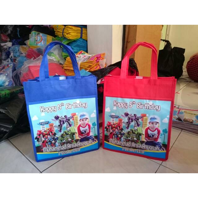 

CUSTOM TAS SOUVENIR ULANG TAHUN MODEL KANTONG UK. 25x30x10 cm